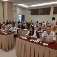 Rapat koordinasi kaji ulang SPPIRT industri rumah tangga pangan bertempat di hotel amantis