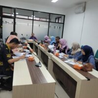 Mengikuti Rapat koordinasi penyelenggaraan TJLSP di Kabupaten Demak yang diselenggarakan oleh Bapperida diruang studio Lt 2