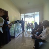 Visitasi apotek Bhayangkara di Jl.Bhayangkara Kel.Bintoro Kec.Demak