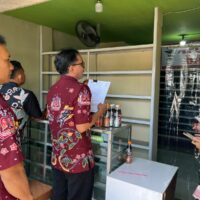 Visitasi apotek Batu beralamat di Desa Batu